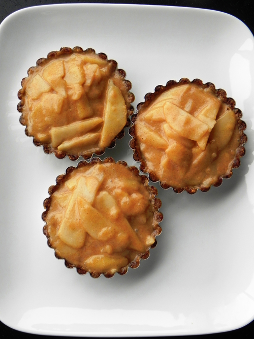  Almond Pear Tartlets with Cinnamon-Caramel Cream Recipe photo