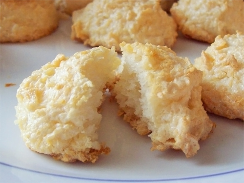 Healthy Simple Coconut Macaroons recipe photo