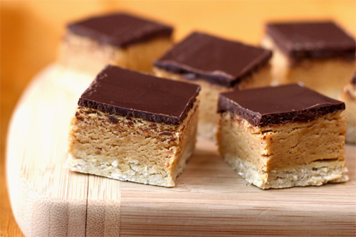 Peanut Butter and Dark Chocolate Shortbread Protein Bars photo