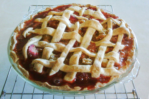  Rhubarb Strawberry Pie with Coconut Oil Pie Crust recipe photo