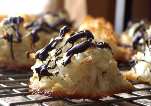 Vanilla-Flecked Coconut Macaroons recipe photo