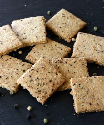 Grain-Free Cracked Pepper, Cashew Crackers