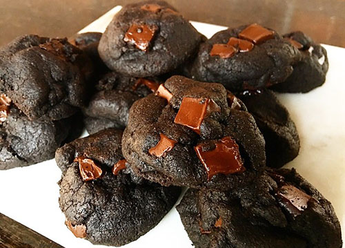 Chili and Dark Chocolate Cookies
